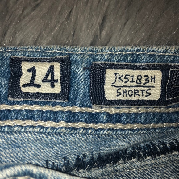 Miss Me Shorts - Picture 3 of 8